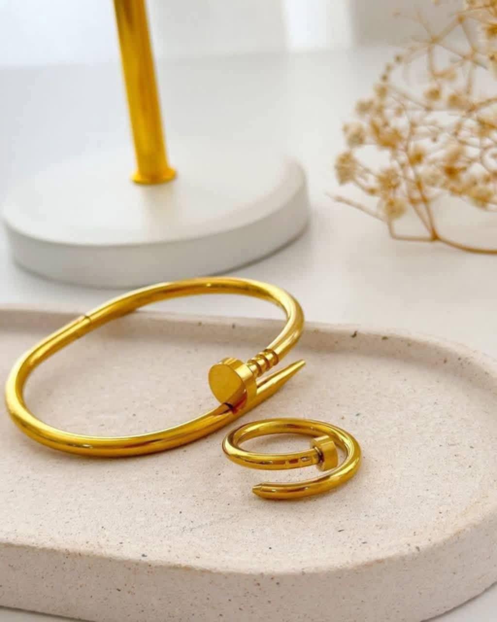 Bracelet clou avec bague clou
