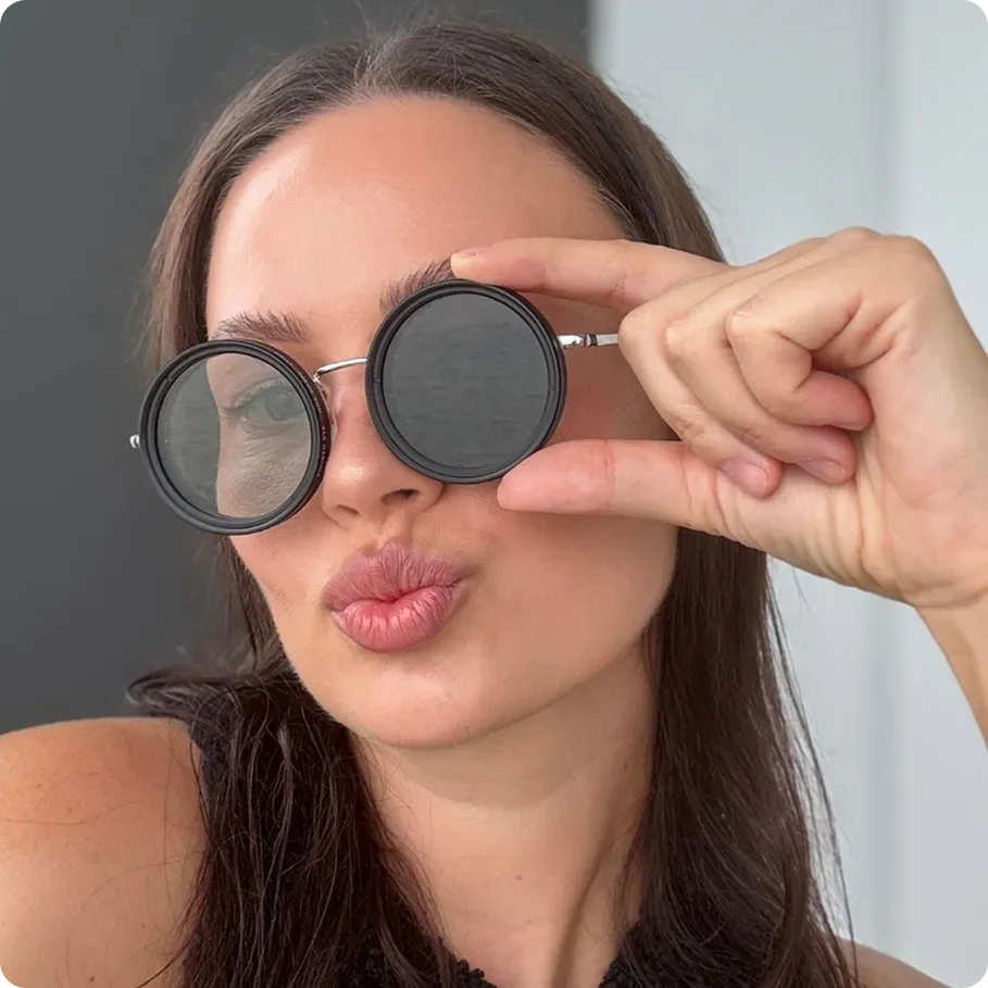 Lunettes Mixte Smart-Tint : Contrôlez la Lumière à Votre Guise