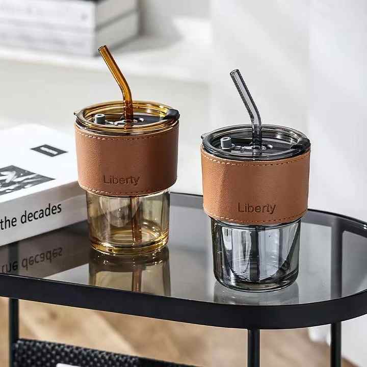 Tasse en verre avec couvercle et pailles anti-fuite