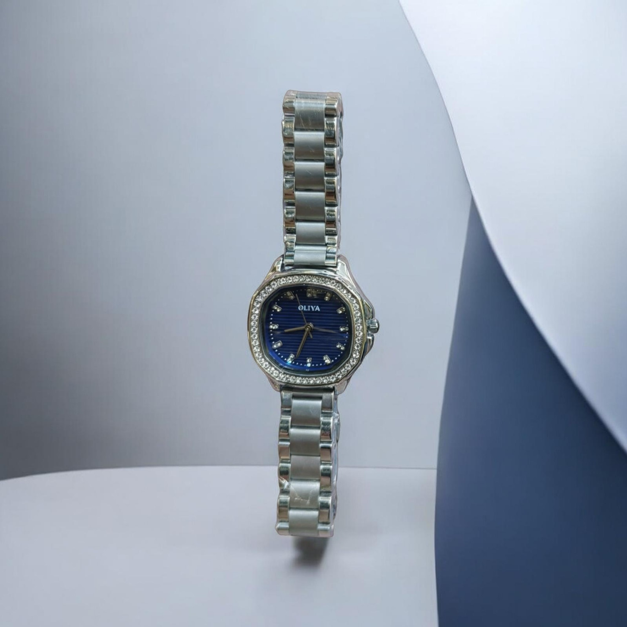 Oliya montre femme